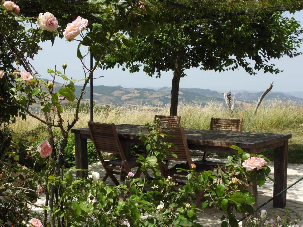 Casale Le Fontanelle Hotel Monte Grimano Terme ภายนอก รูปภาพ